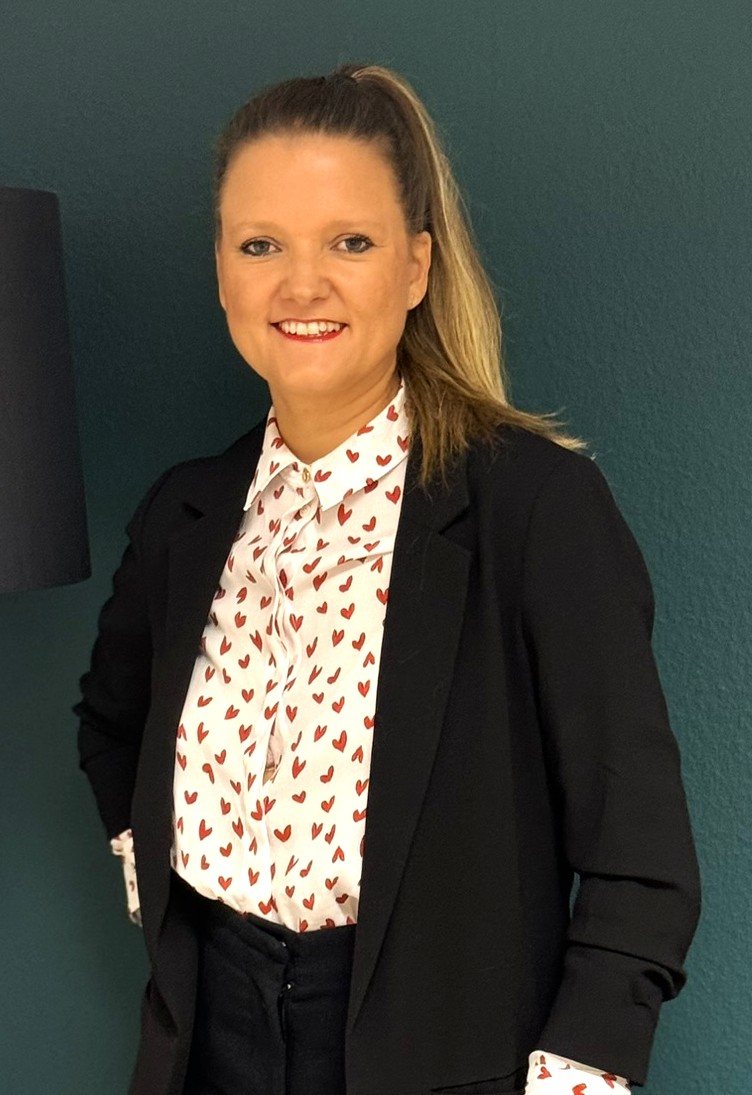 Katinka Vogel Ansprechpartnerin für Print und Kommunikation Live & Digital